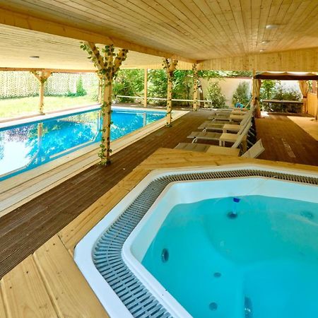 Therme Airport Resort Corbeanca Ngoại thất bức ảnh