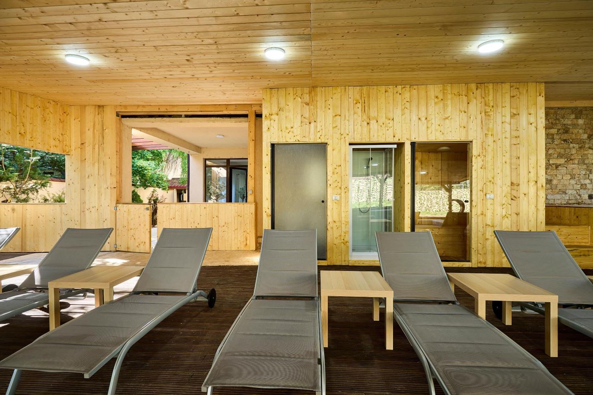 Therme Airport Resort Corbeanca Ngoại thất bức ảnh