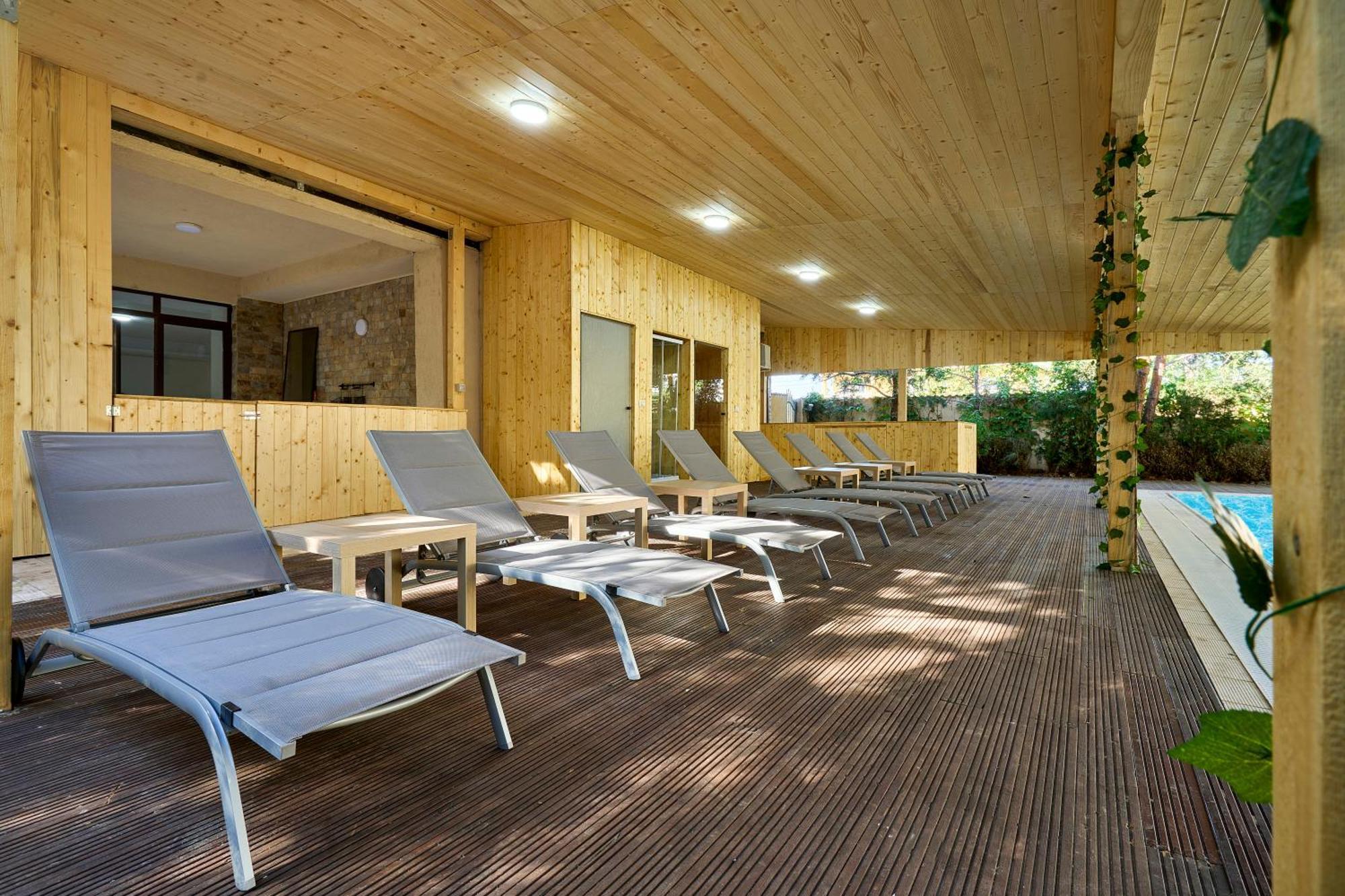 Therme Airport Resort Corbeanca Ngoại thất bức ảnh