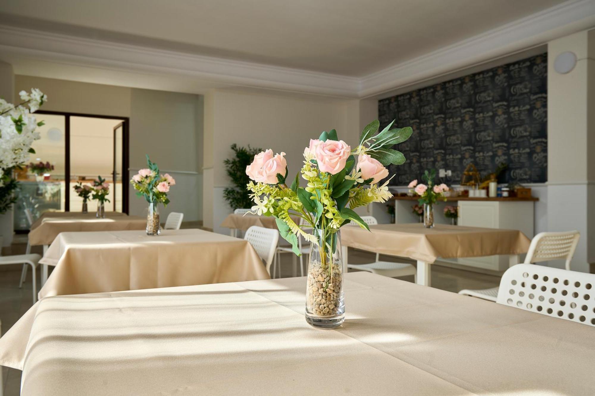 Therme Airport Resort Corbeanca Ngoại thất bức ảnh